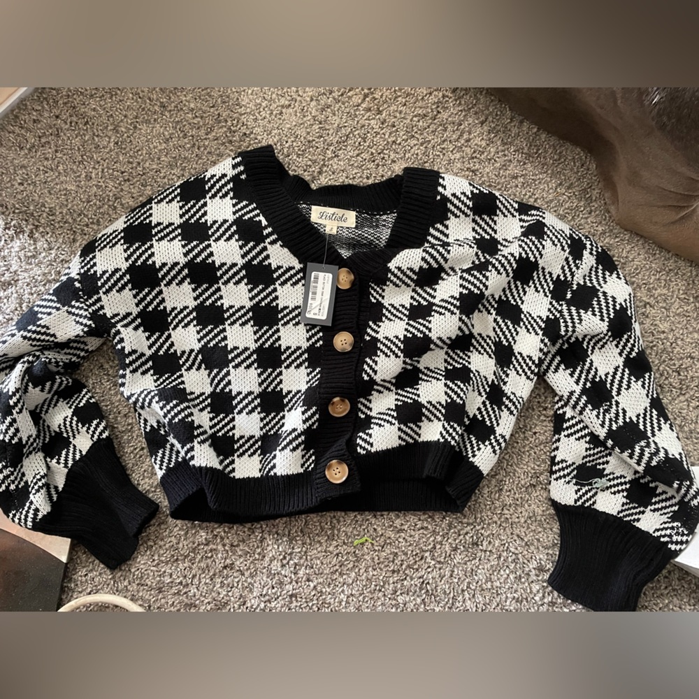 Brand new cropped sweater